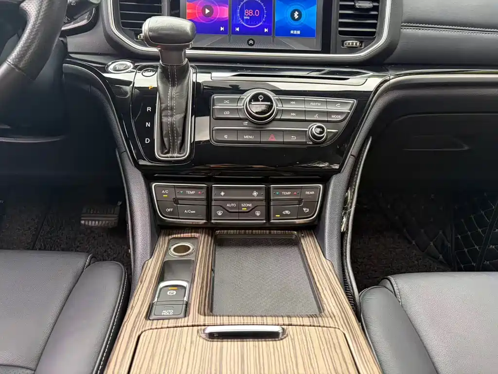 GAC Motor Trumpchi M8 — фото 20