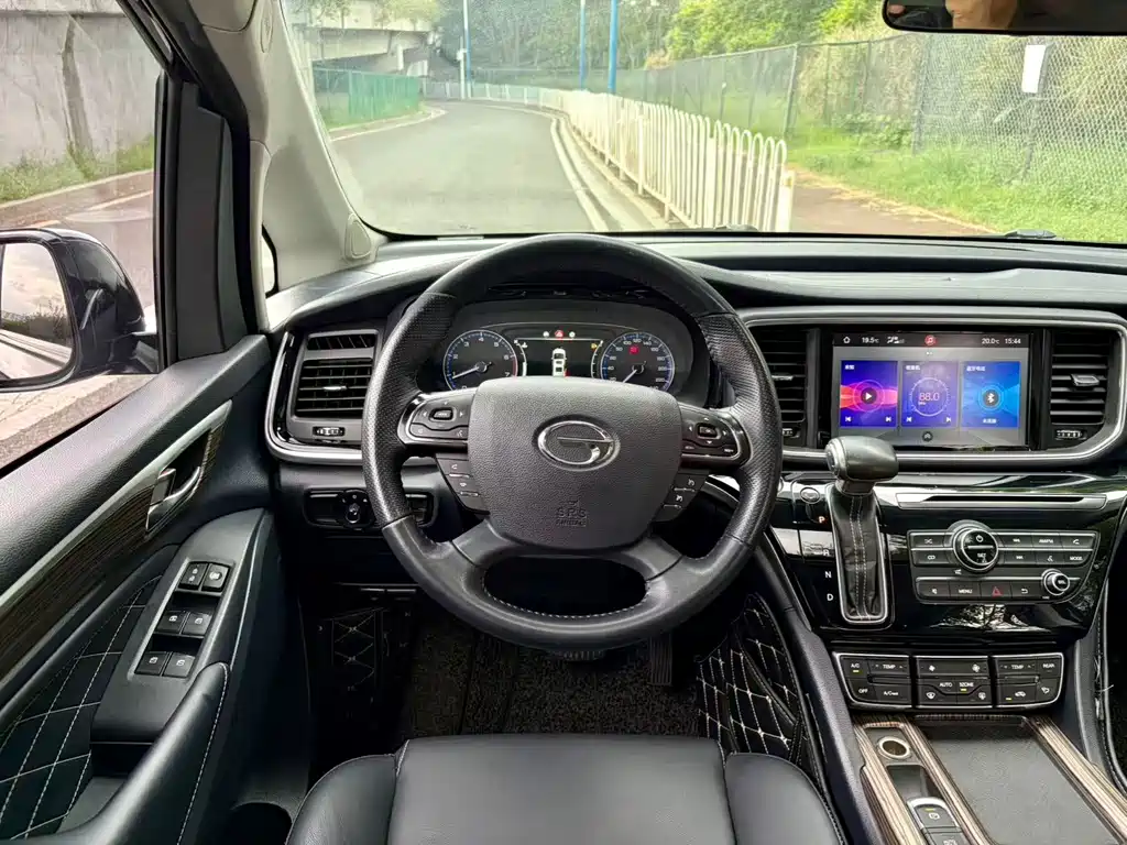 GAC Motor Trumpchi M8 — фото 21