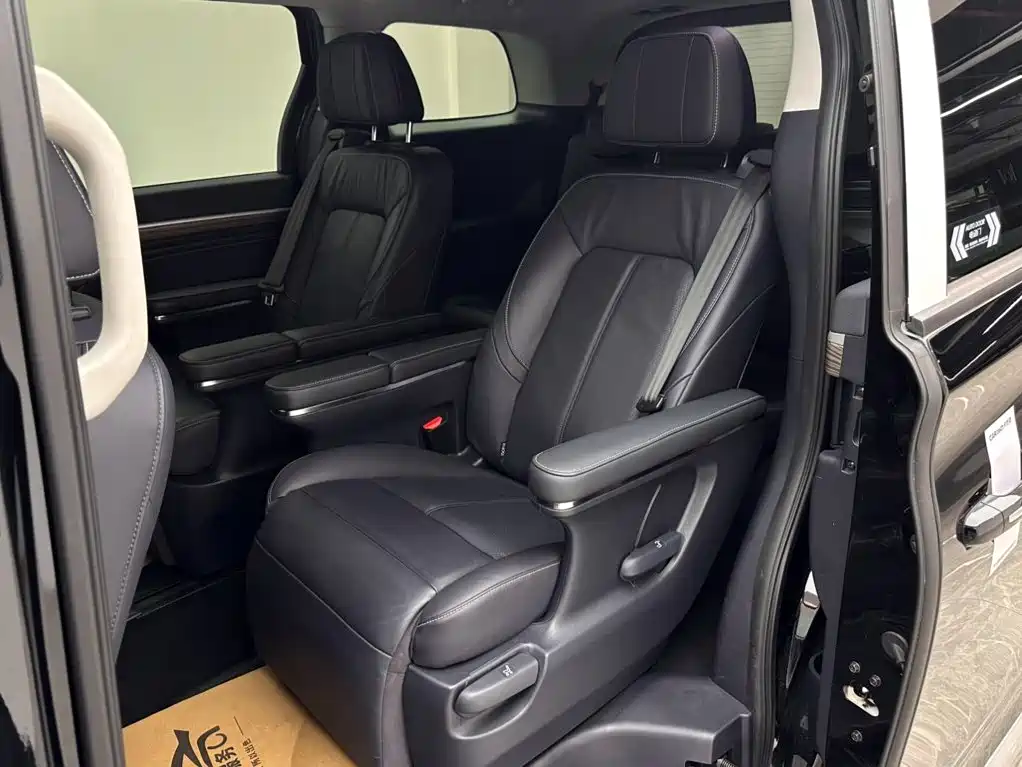 GAC Motor Trumpchi M8 — фото 9
