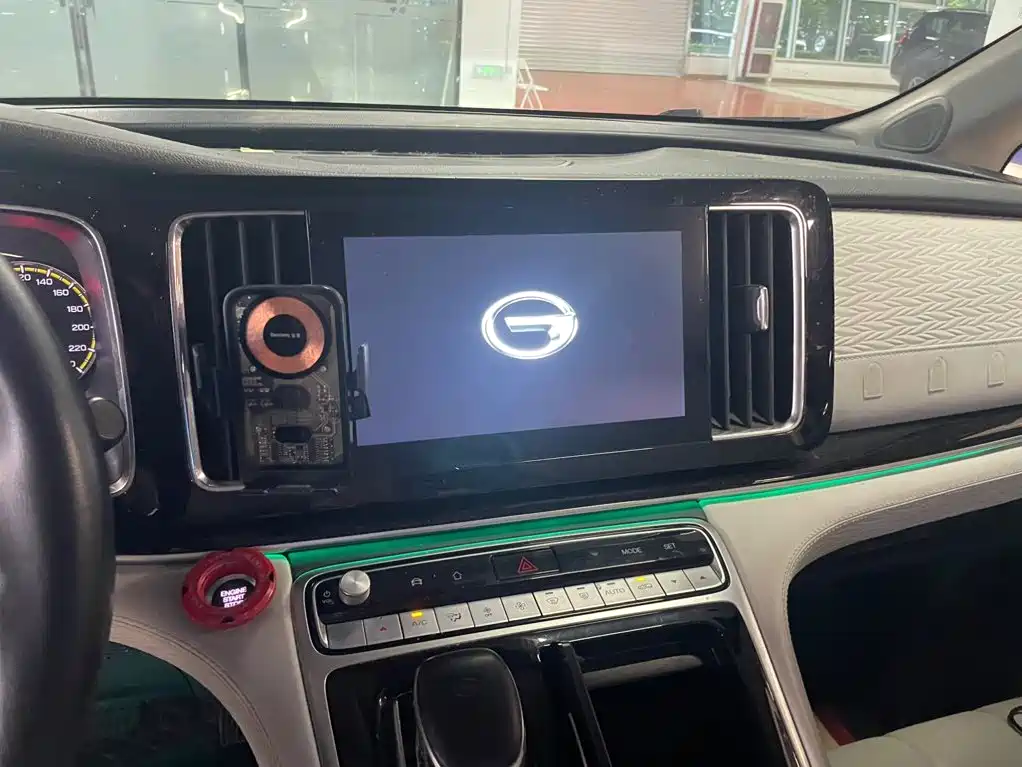 GAC Motor Trumpchi M8 — фото 10