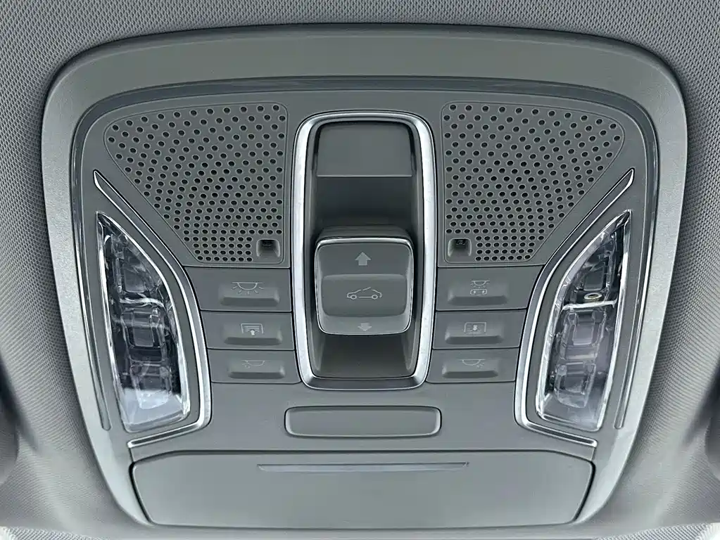 GAC Motor Trumpchi M6 — фото 18