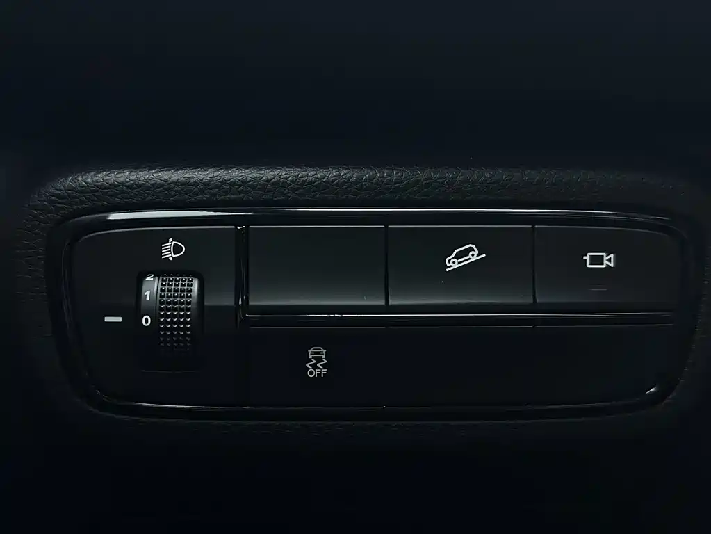 GAC Motor Trumpchi M6 — фото 19