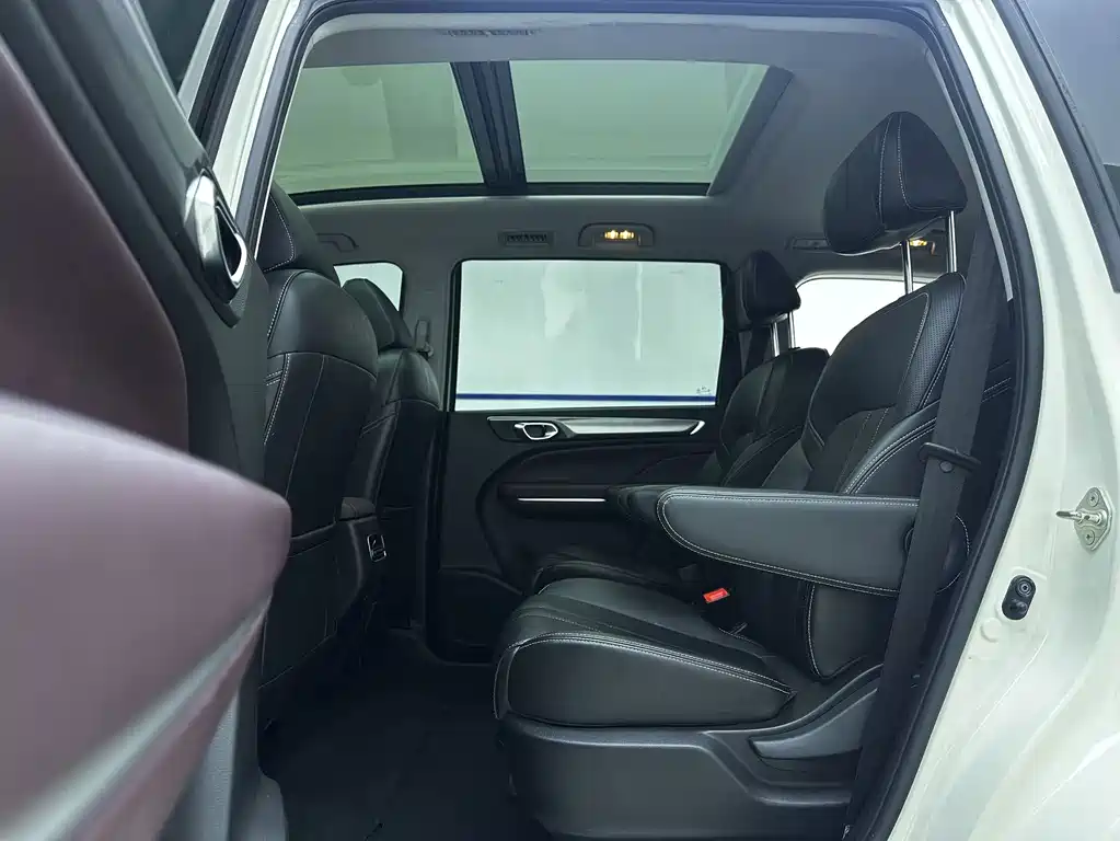GAC Motor Trumpchi M6 — фото 9