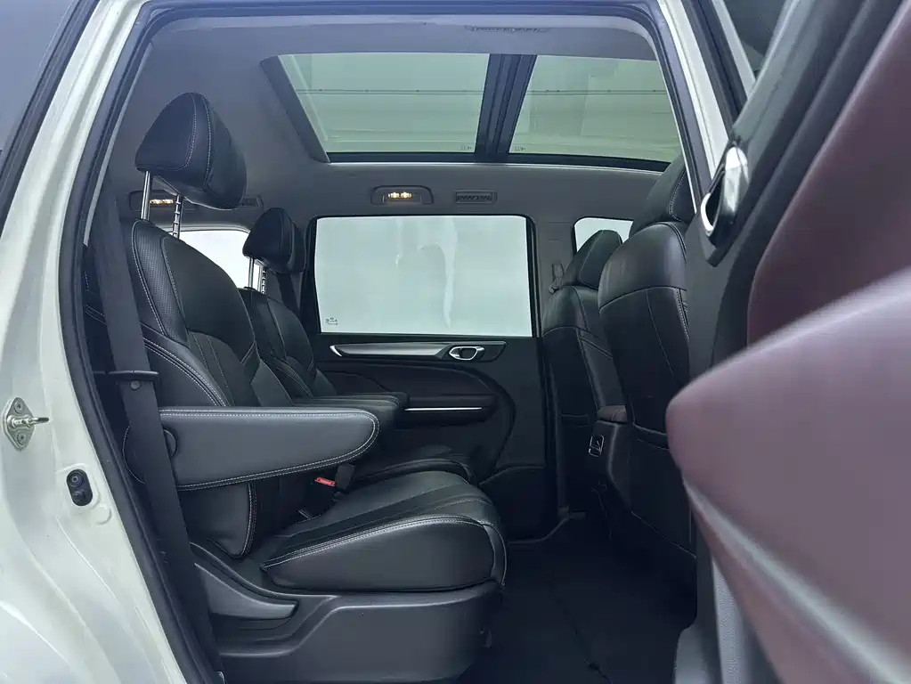 GAC Motor Trumpchi M6 — фото 10