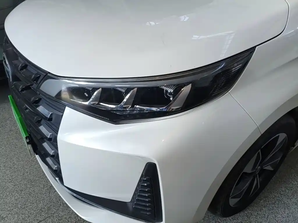 GAC Motor Trumpchi M6 — фото 24