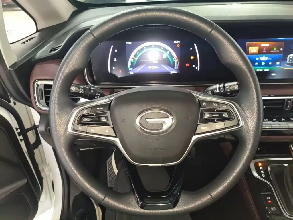 GAC Motor Trumpchi M6 — фото 11