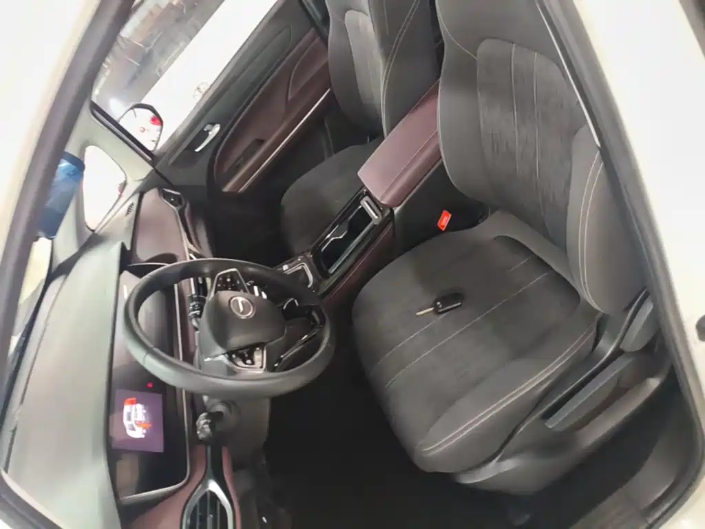GAC Motor Trumpchi M6 — фото 15