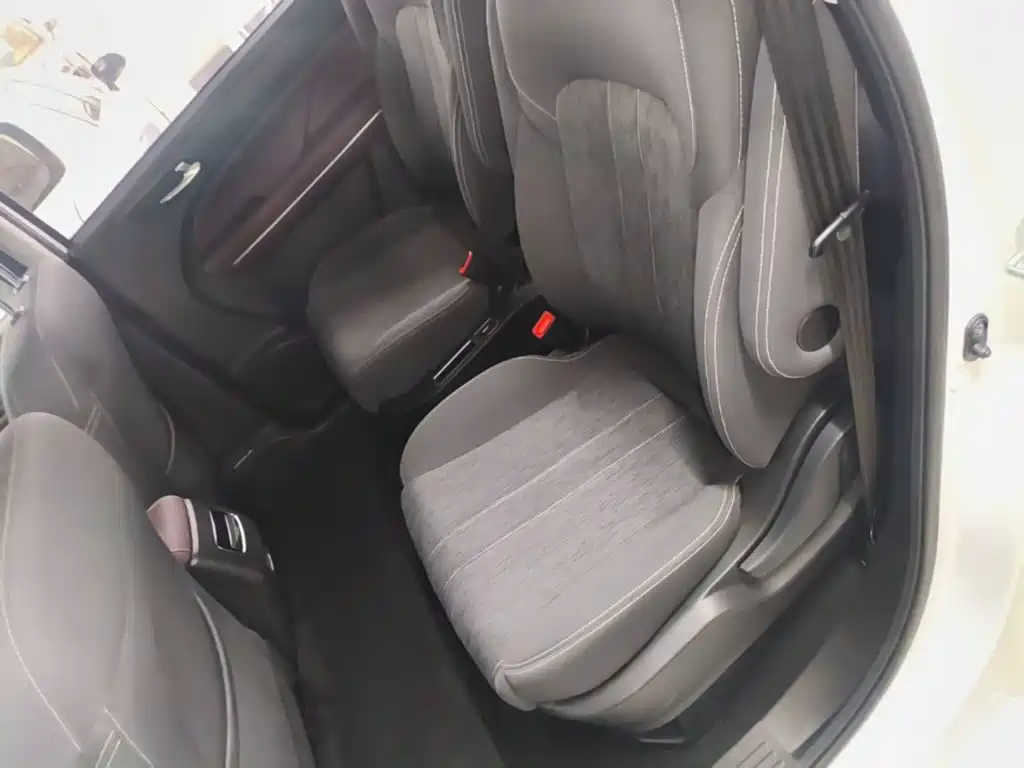 GAC Motor Trumpchi M6 — фото 17