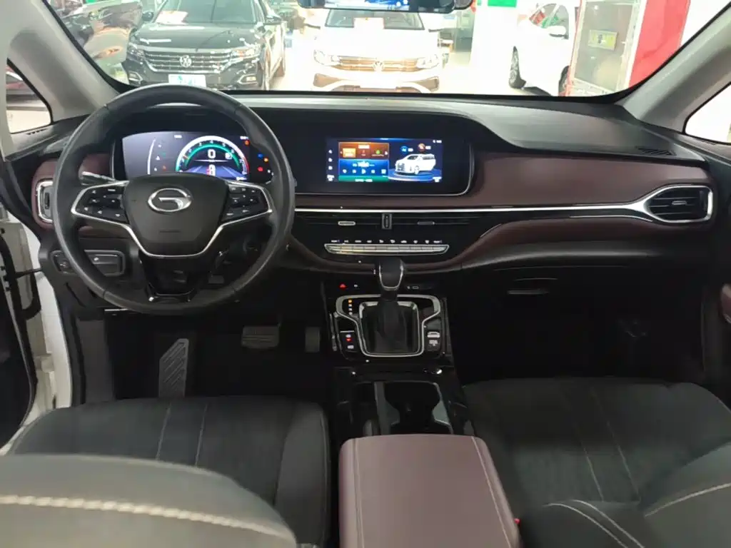 GAC Motor Trumpchi M6 — фото 10