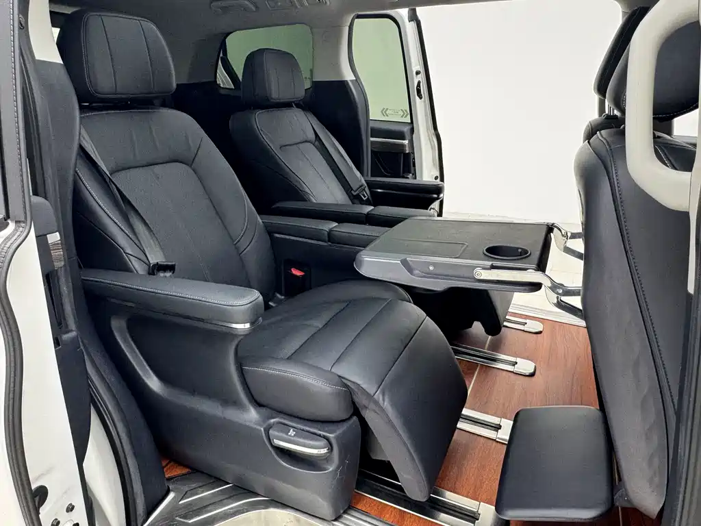 GAC Motor Trumpchi M8 — фото 10