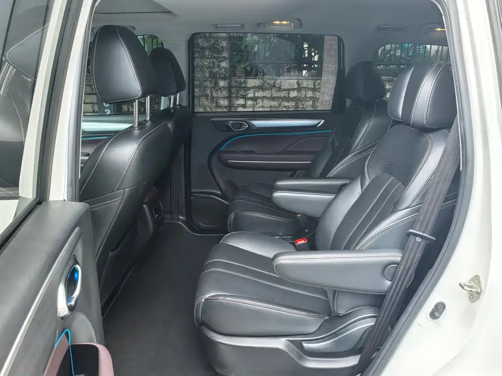 GAC Motor Trumpchi M6 — фото 14