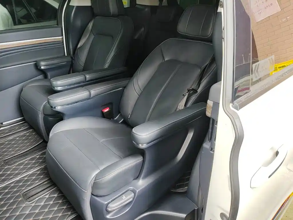 GAC Motor Trumpchi M8 — фото 17