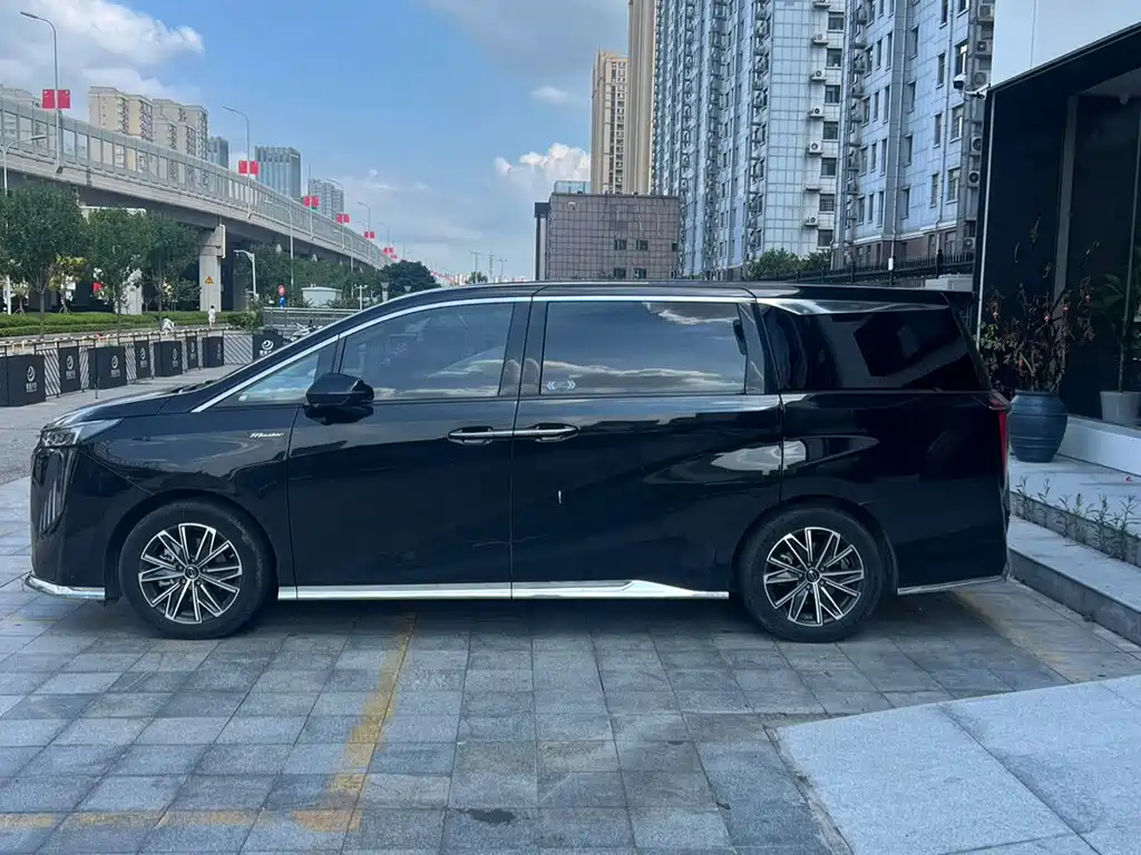 GAC Motor Trumpchi M8 — фото 7