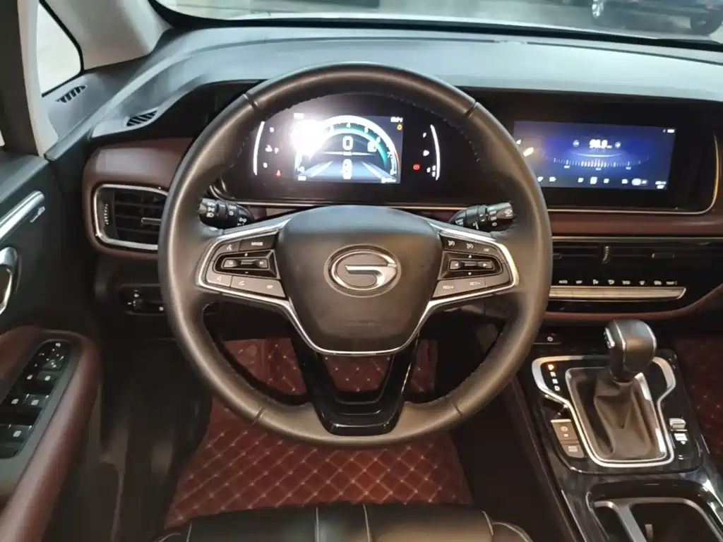GAC Motor Trumpchi M6 — фото 11