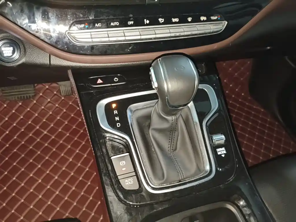 GAC Motor Trumpchi M6 — фото 14