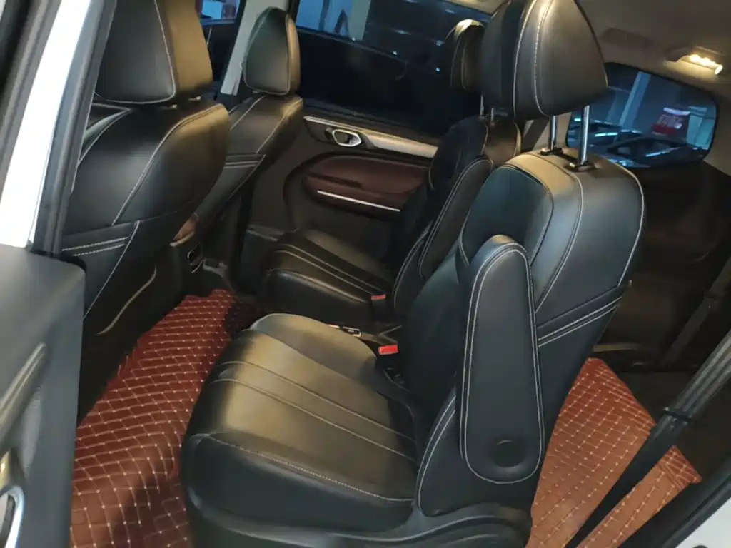 GAC Motor Trumpchi M6 — фото 17