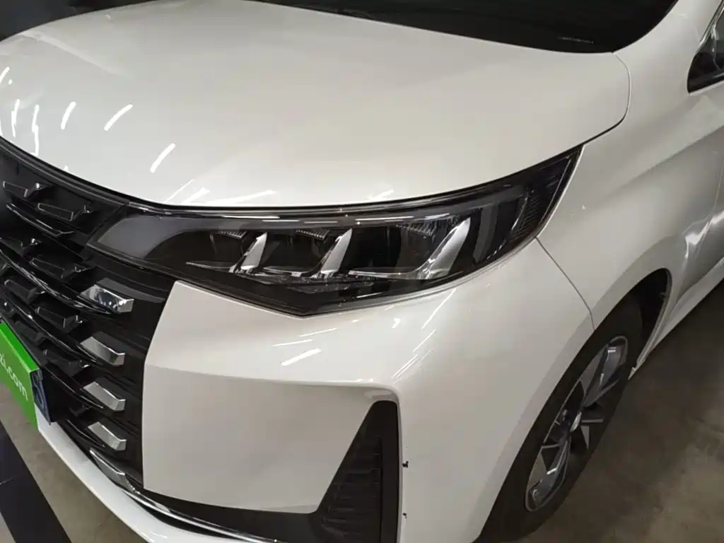 GAC Motor Trumpchi M6 — фото 24