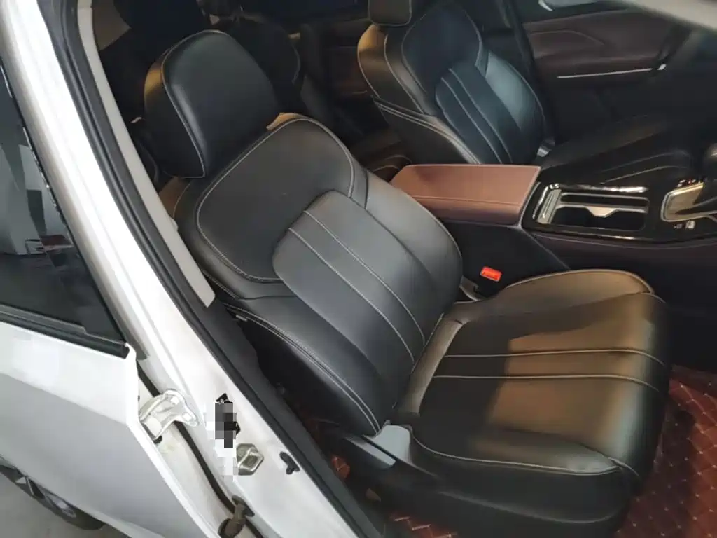 GAC Motor Trumpchi M6 — фото 25