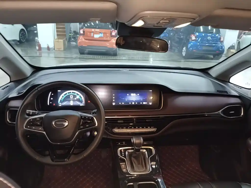 GAC Motor Trumpchi M6 — фото 10