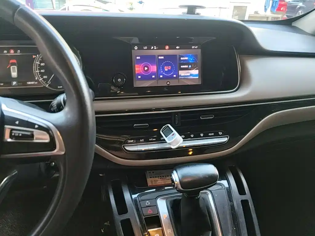 GAC Motor Trumpchi M6 — фото 13