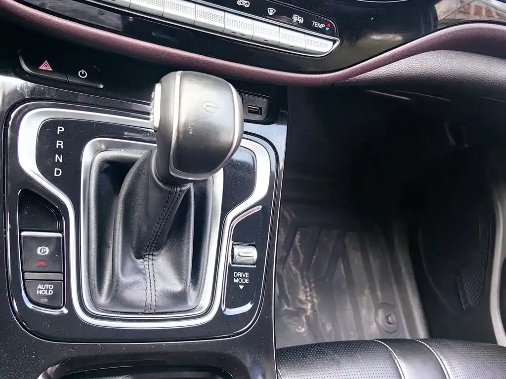 GAC Motor Trumpchi M6 — фото 11