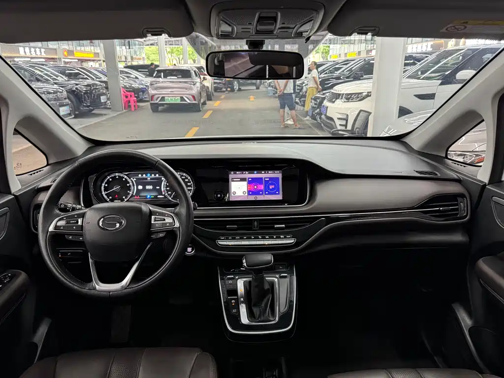 GAC Motor Trumpchi M6 — фото 13