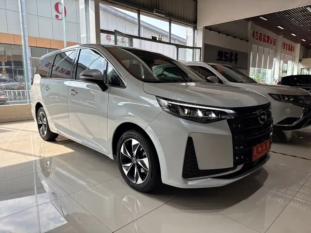 GAC Motor Trumpchi M6 — фото 3