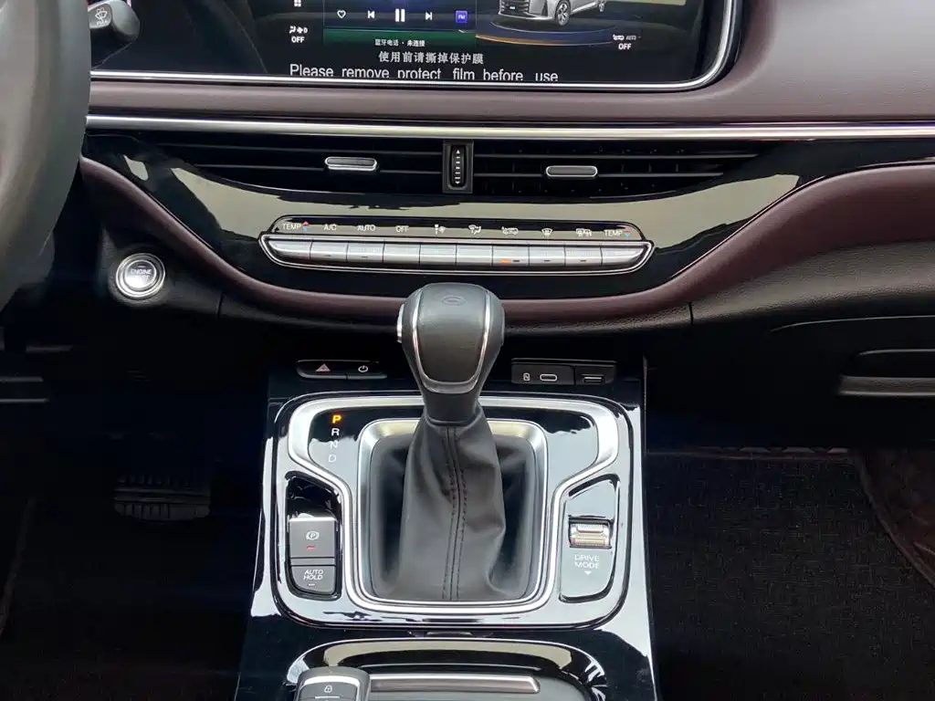GAC Motor Trumpchi M6 — фото 11