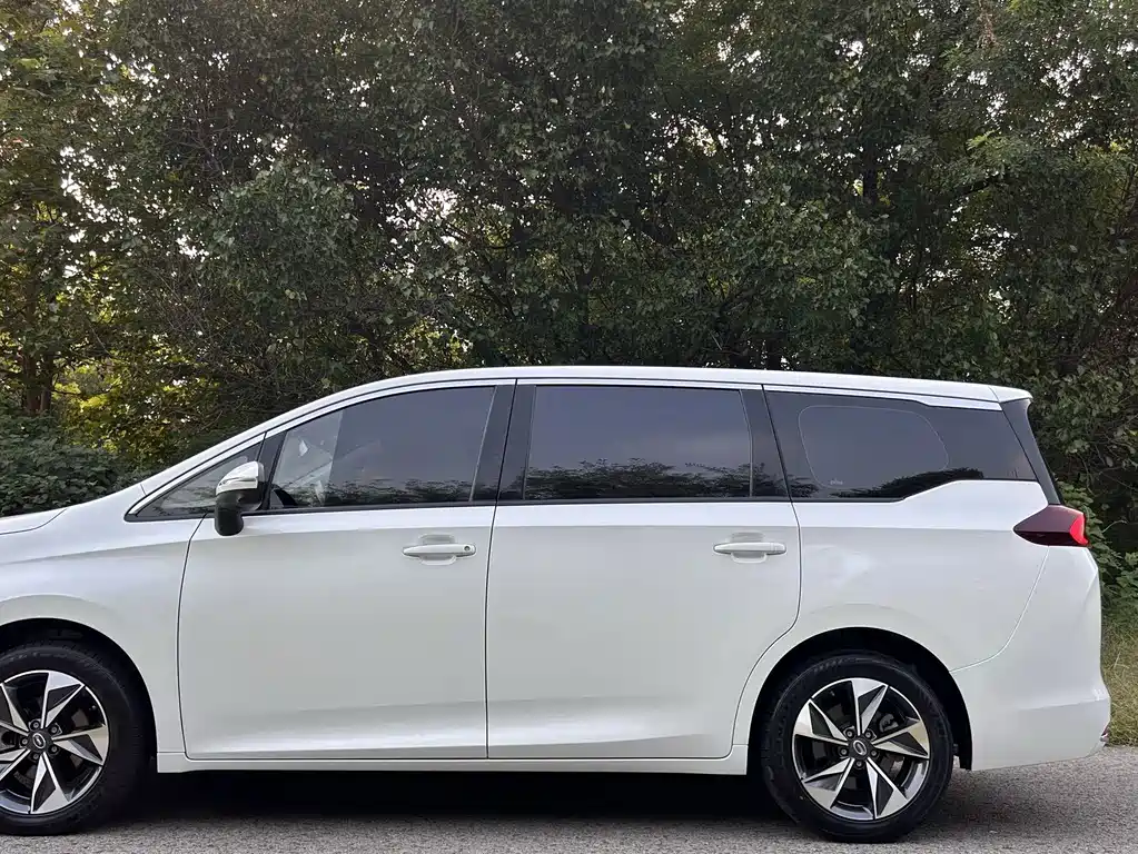 GAC Motor Trumpchi M6 — фото 10