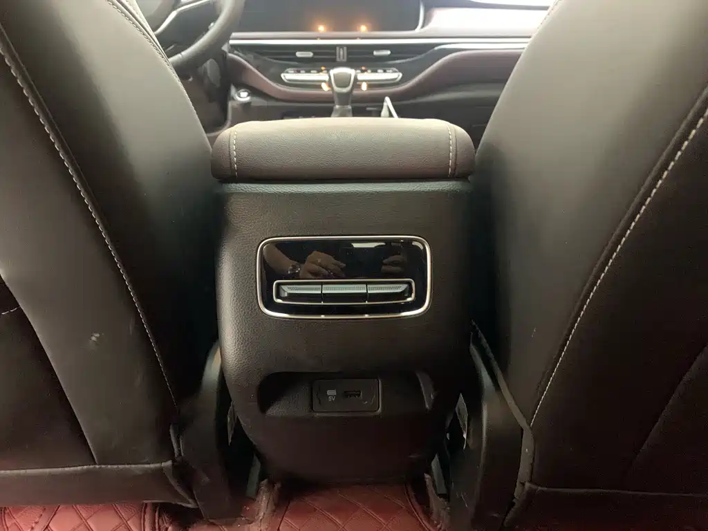GAC Motor Trumpchi M6 — фото 13