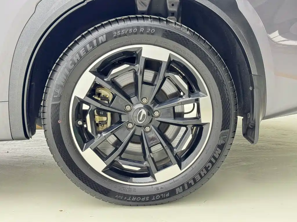 GAC Motor Trumpchi ES9 — фото 17