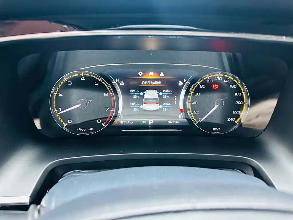 GAC Motor Trumpchi M8 — фото 11