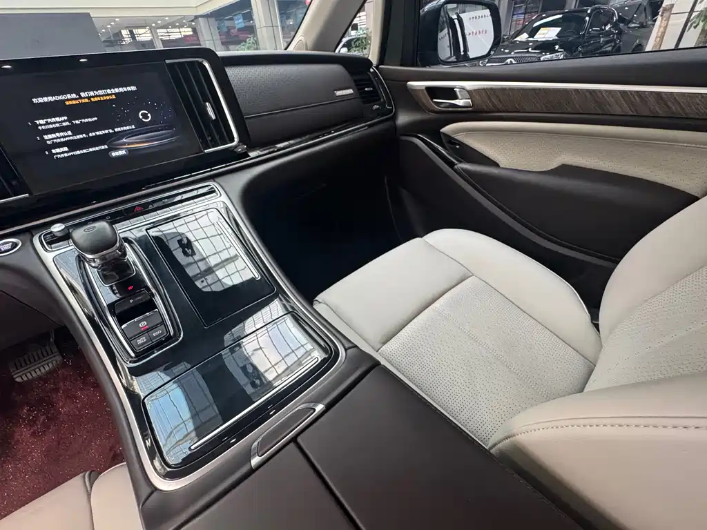 GAC Motor Trumpchi M8 — фото 14