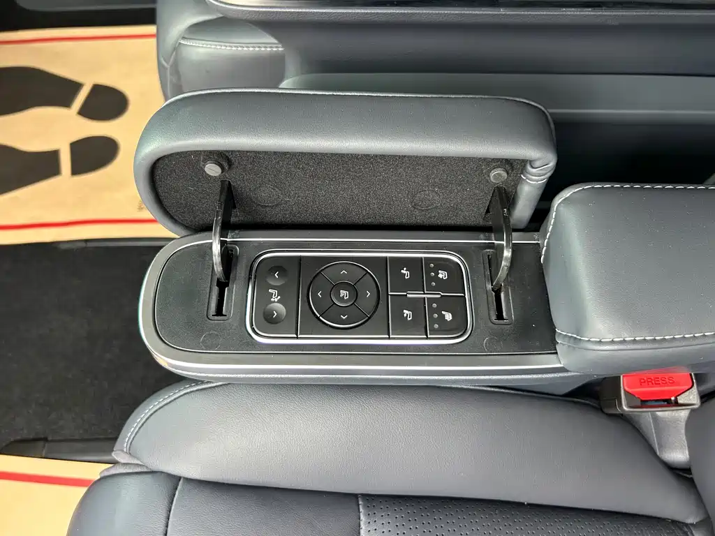 GAC Motor Trumpchi M8 — фото 22