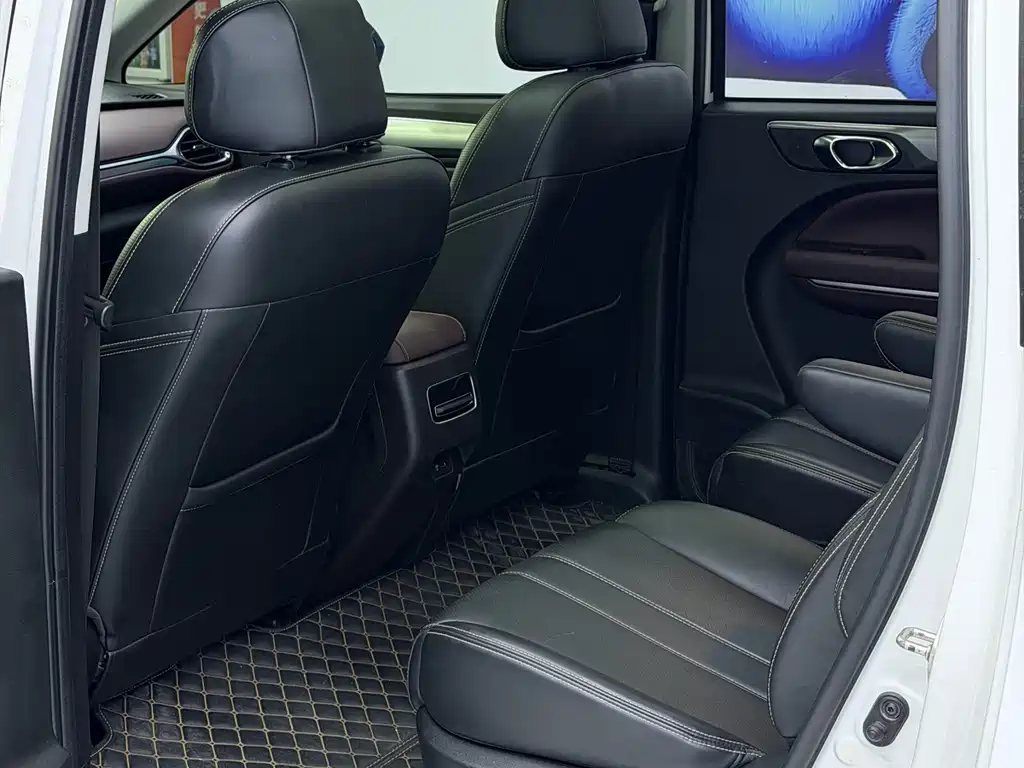 GAC Motor Trumpchi M6 — фото 14