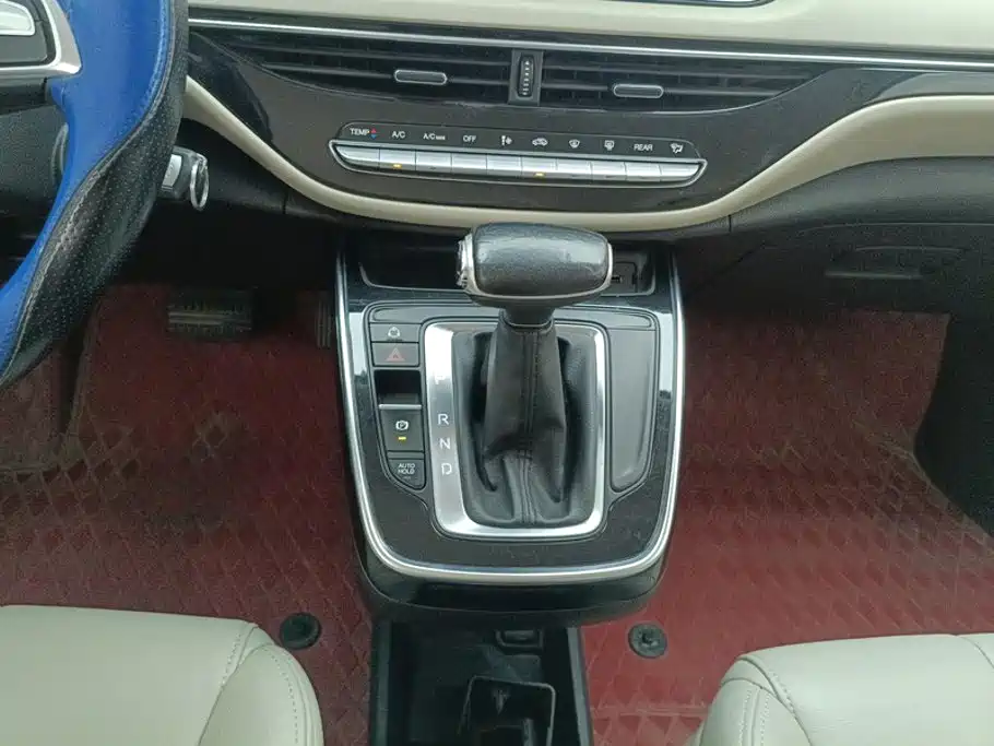 GAC Motor Trumpchi M6 — фото 16