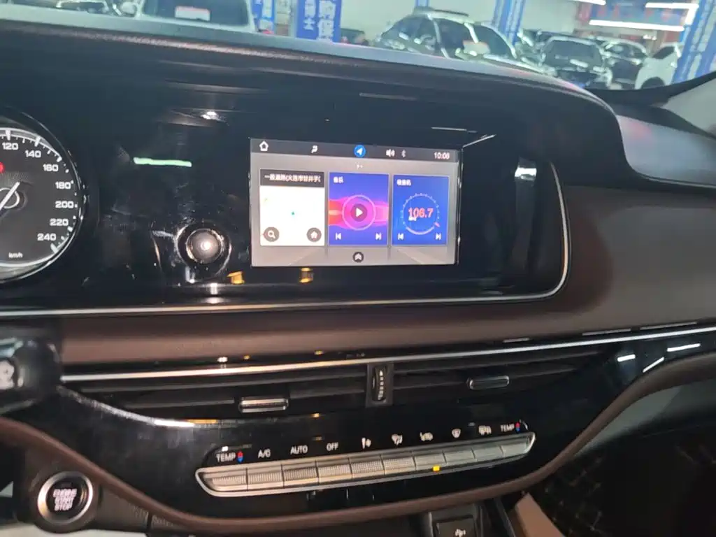 GAC Motor Trumpchi M6 — фото 13
