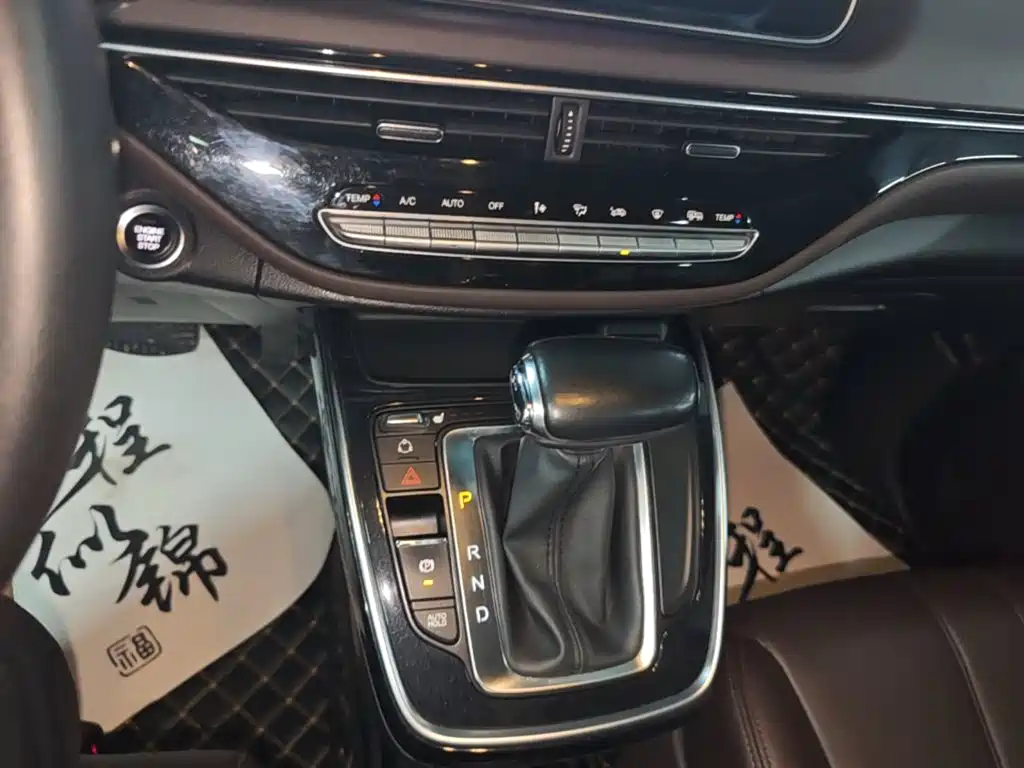 GAC Motor Trumpchi M6 — фото 14