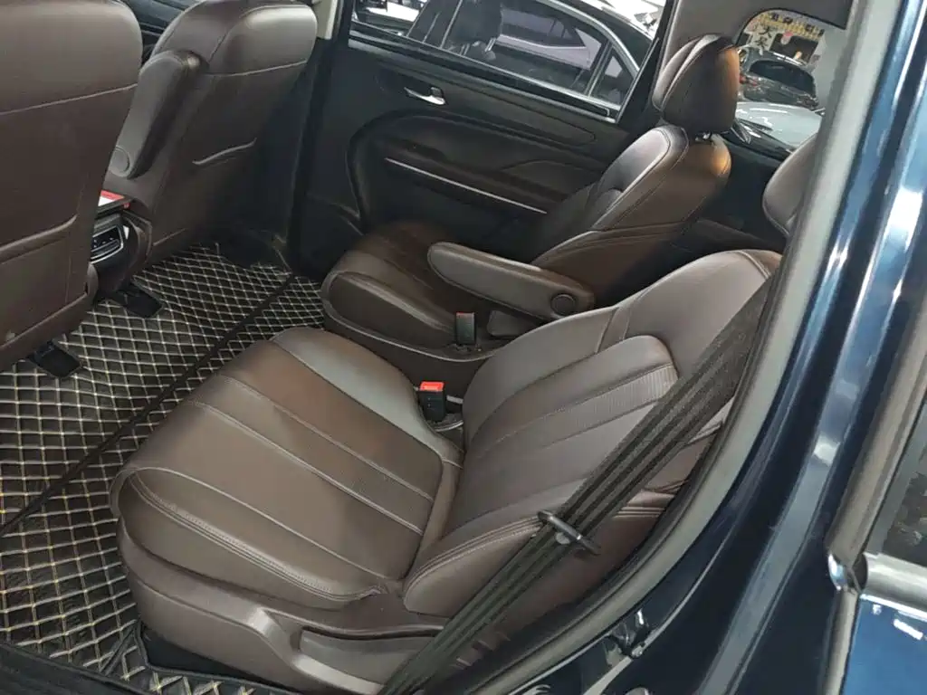 GAC Motor Trumpchi M6 — фото 17