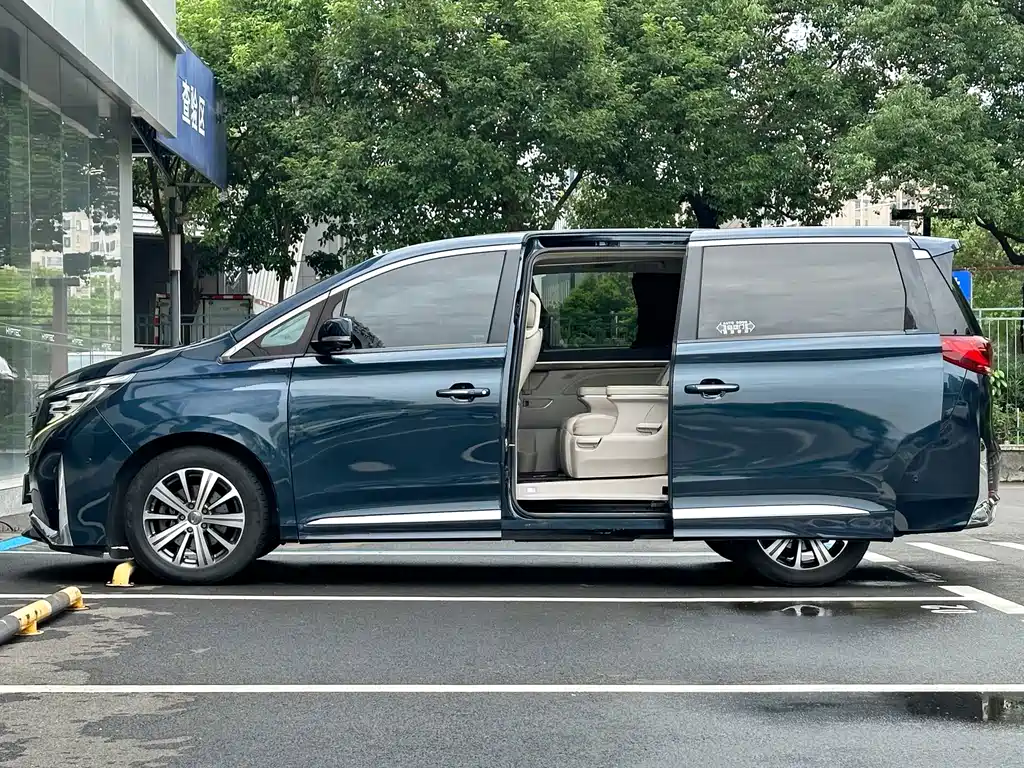 GAC Motor Trumpchi M8 — фото 7