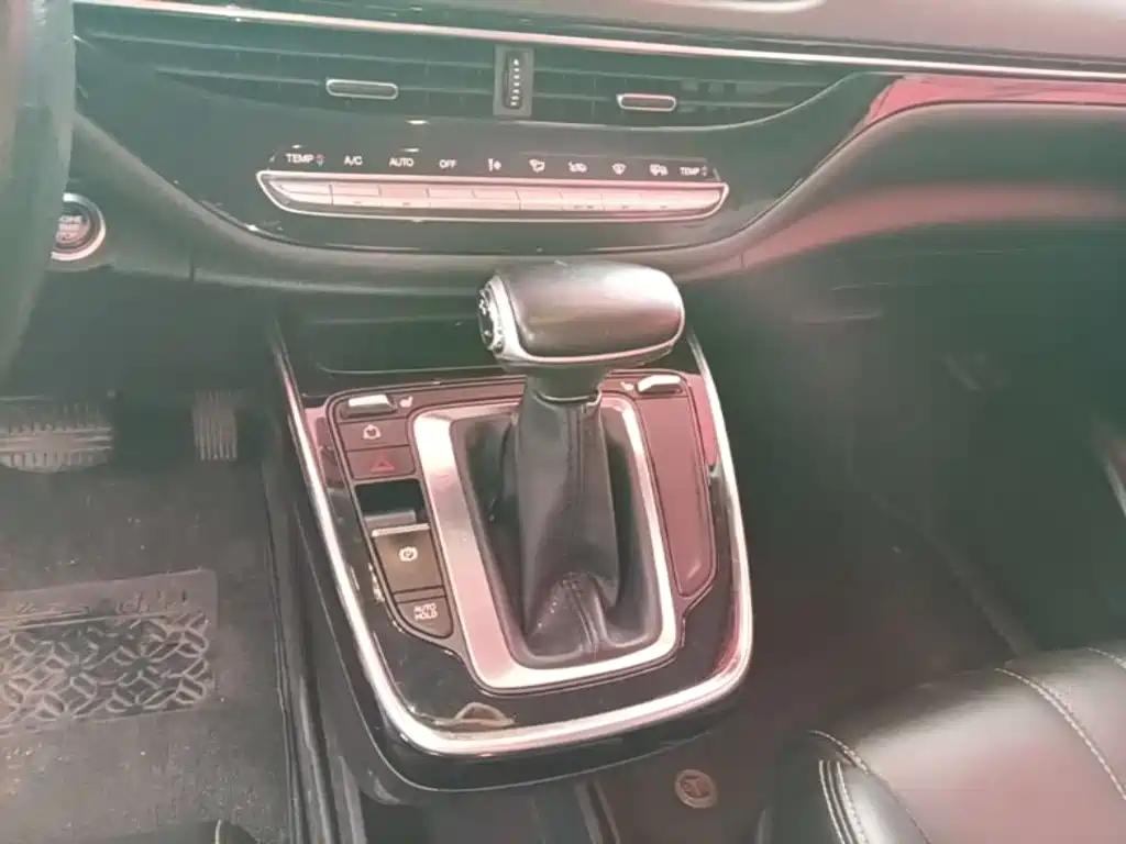 GAC Motor Trumpchi M6 — фото 14