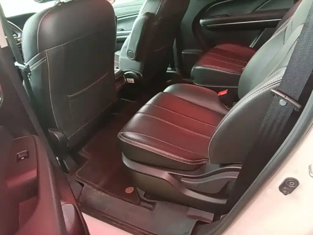 GAC Motor Trumpchi M6 — фото 17