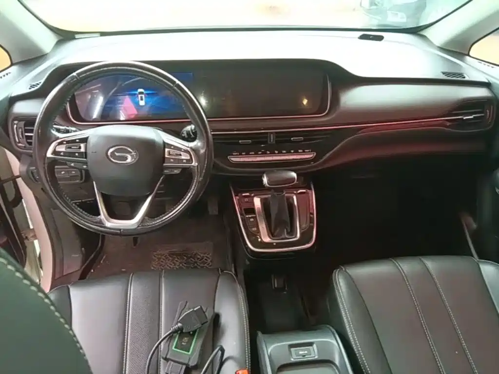 GAC Motor Trumpchi M6 — фото 10