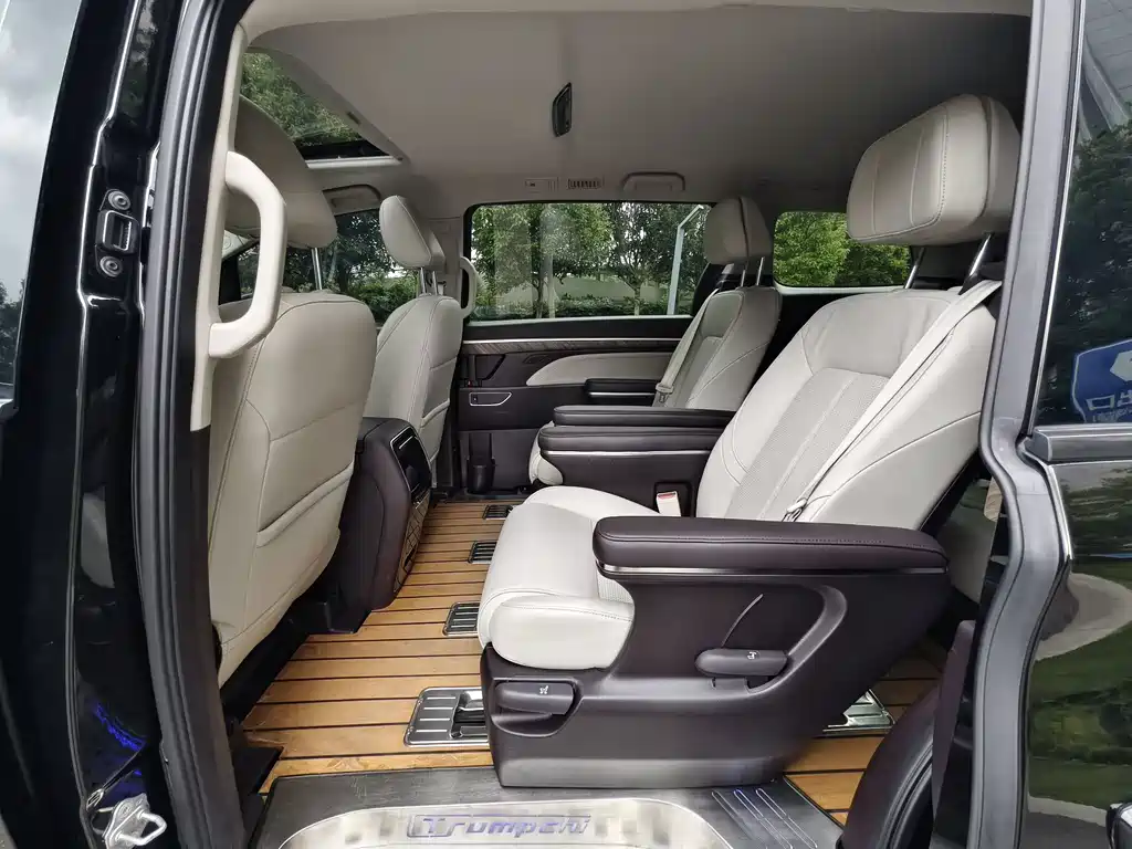 GAC Motor Trumpchi M8 — фото 9
