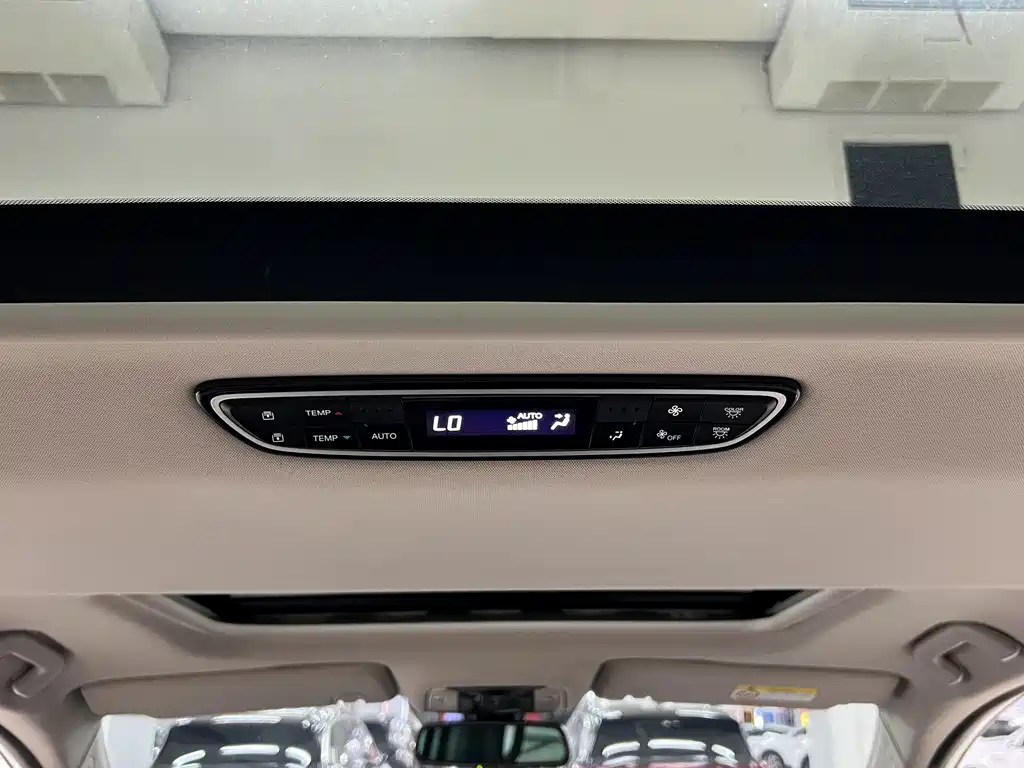 GAC Motor Trumpchi M8 — фото 16