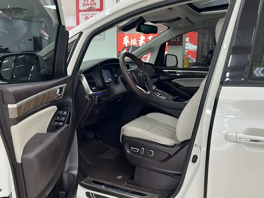 GAC Motor Trumpchi M8 — фото 4