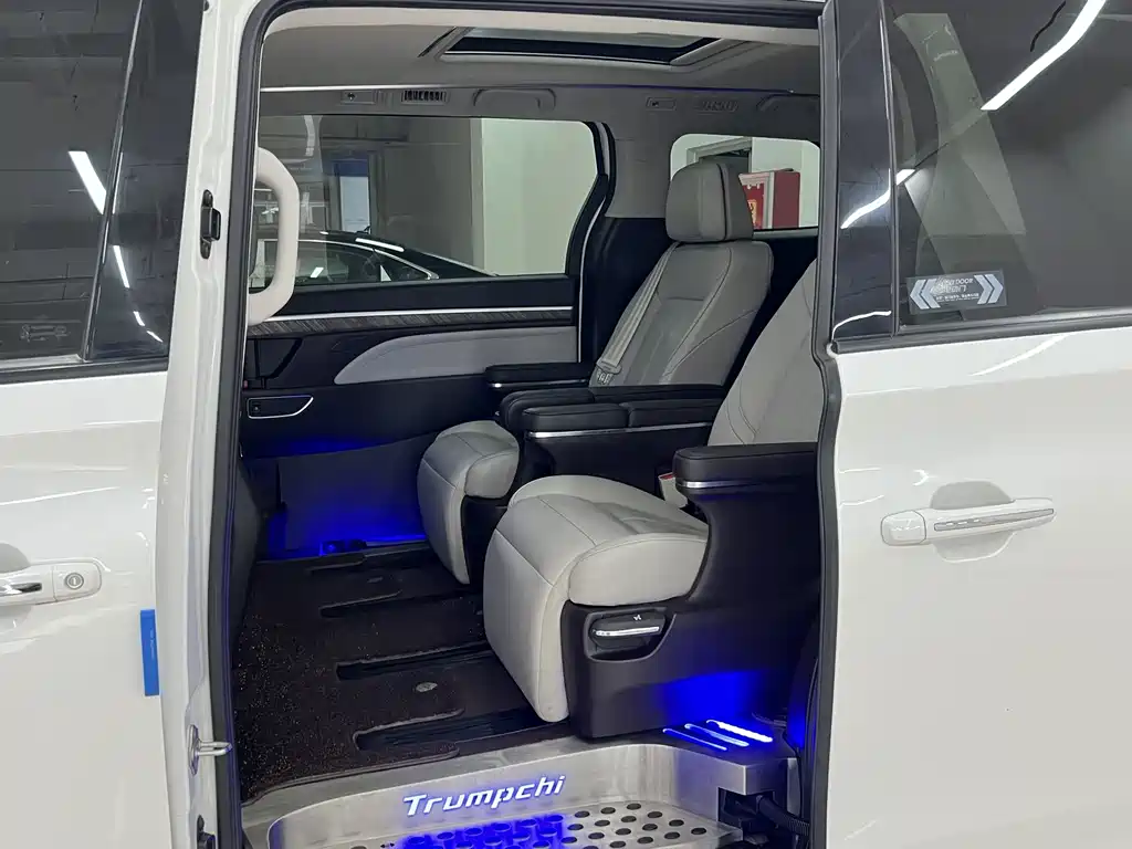 GAC Motor Trumpchi M8 — фото 6