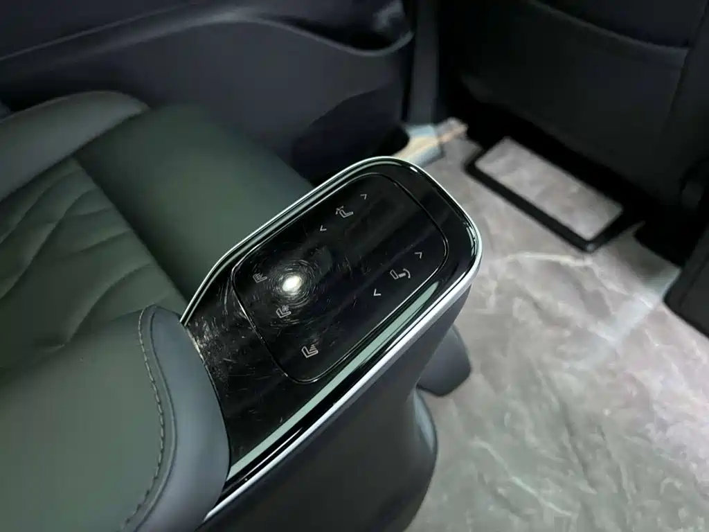 GAC Motor Trumpchi M8 — фото 17