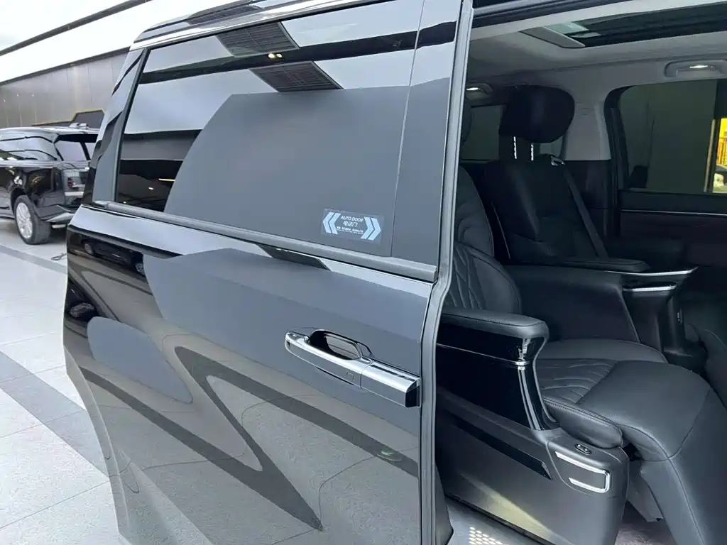 GAC Motor Trumpchi M8 — фото 18