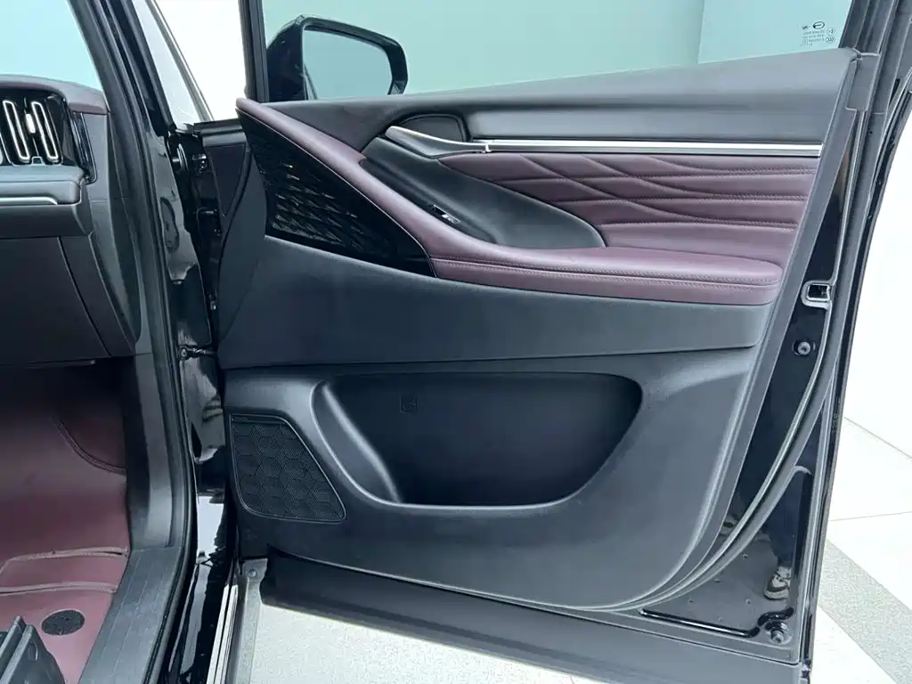 GAC Motor Trumpchi M8 — фото 22